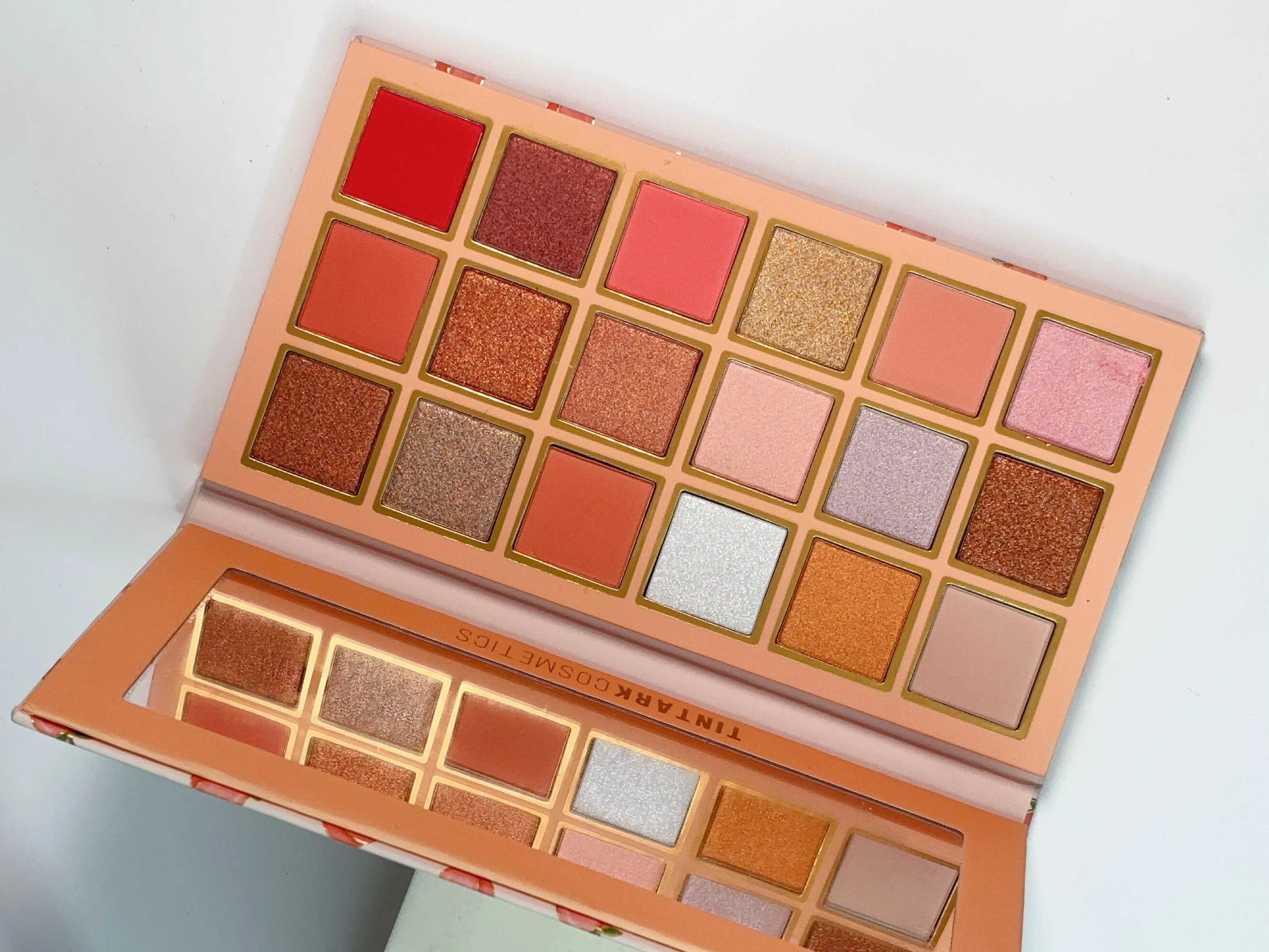 18 Colors Peach Please Eyeshadow Palette