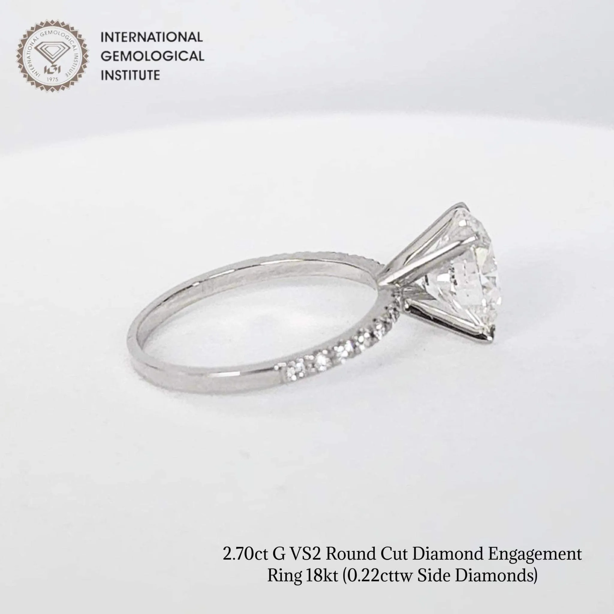 2.70ct G VS2 Round Center Diamond Paved Band 18kt IGI Certified