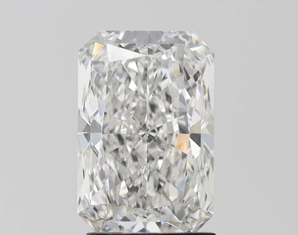3.02 carat G-VVS2 Radiant Cut Lab Grown Diamond