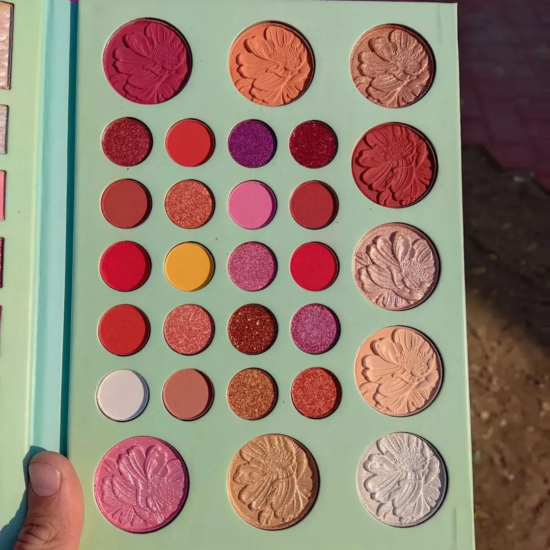 58 Color All-in-One Blush Highlighter Eyeshadow Makeup Palette