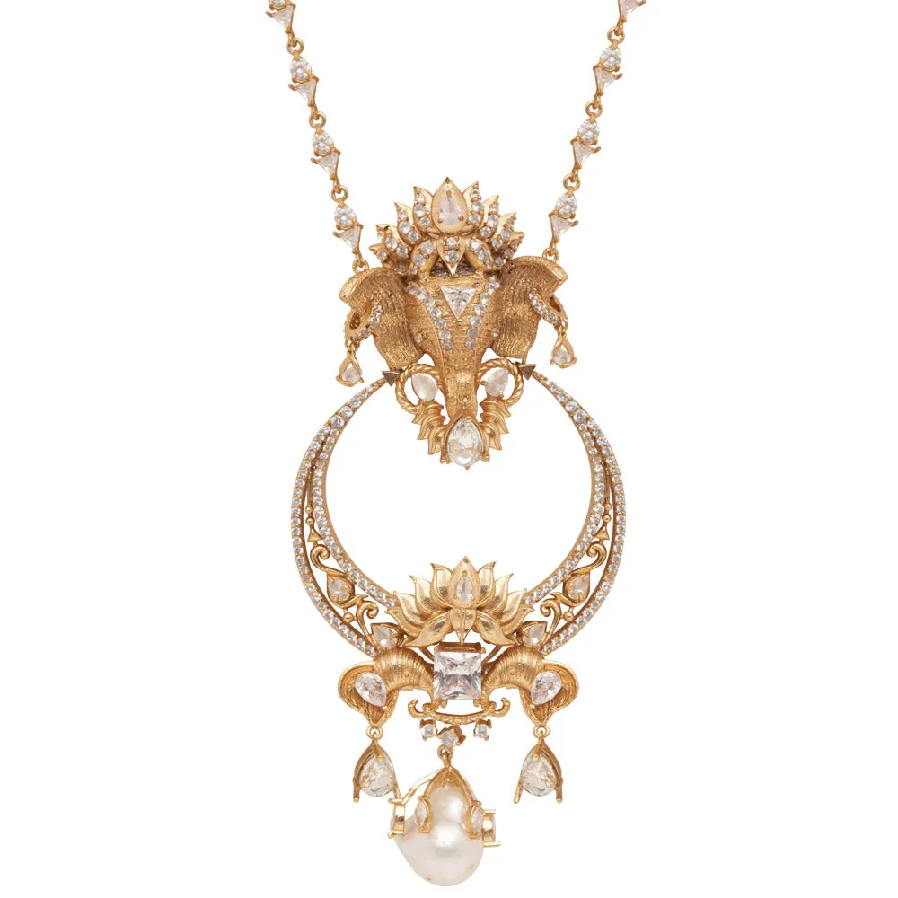 Alfil Crescentic Pendant