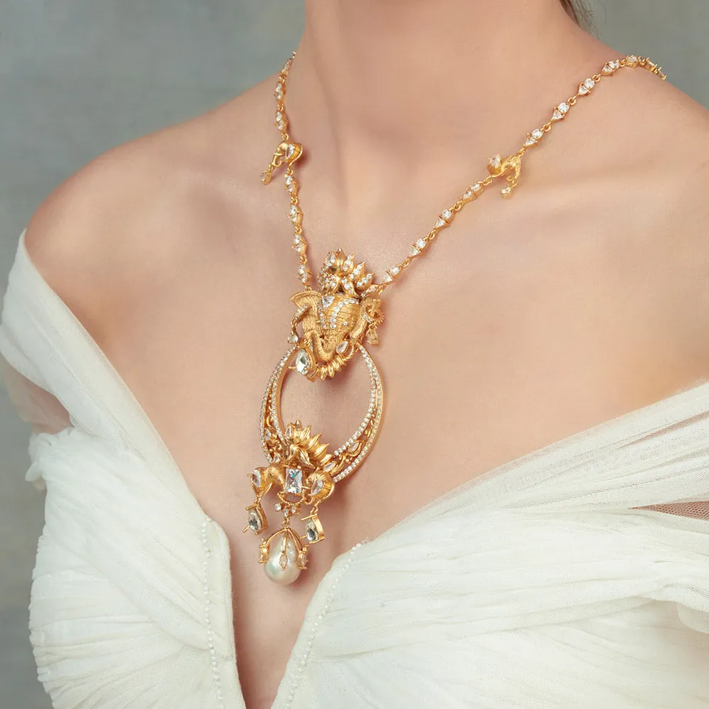 Alfil Crescentic Pendant