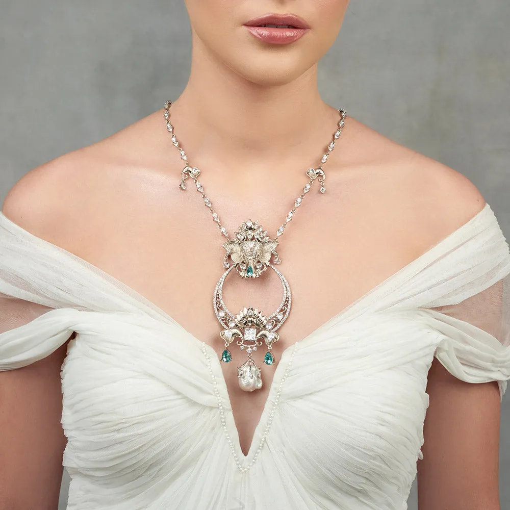 Alfil Crescentic Pendant