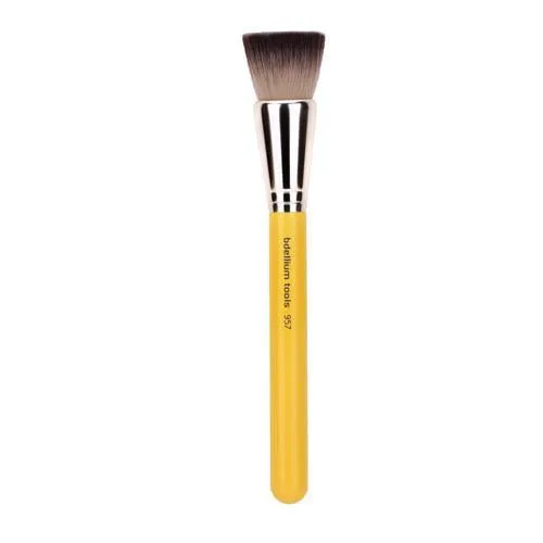 Bdellium Studio Face 957: Precision Kabuki
