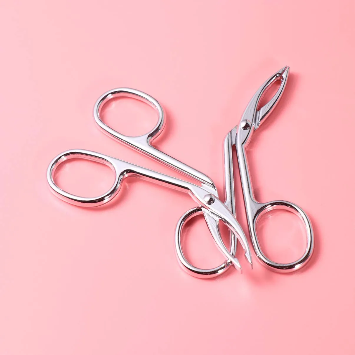 Beaupretty Eyebrow Tweezers, Scissors Shaped Eyebrow Slant Tip Tweezers Clip, Eyebrow Clip Tweezers for Lady Girls Women 2 pcs