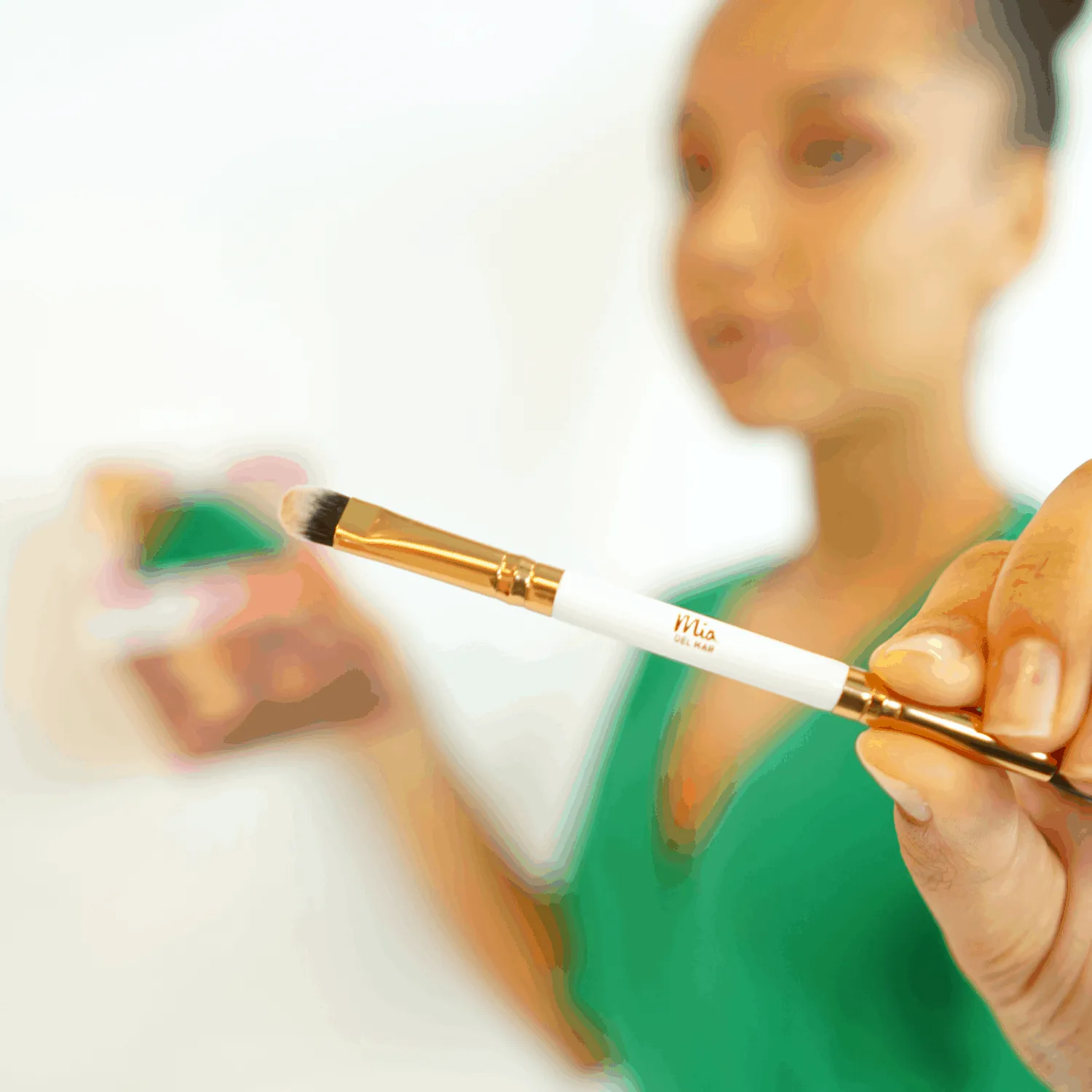 Cafecito Eyeshadow Palette   Dual Ended Brush