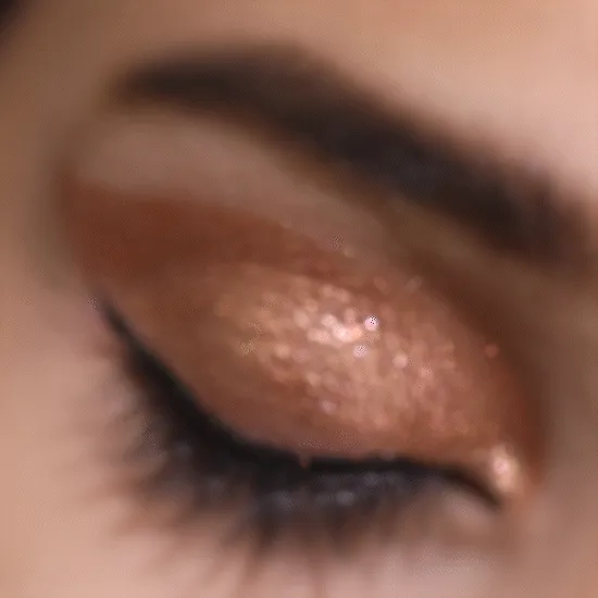 Diamond Daze Liquid Shadow (029, Committed)