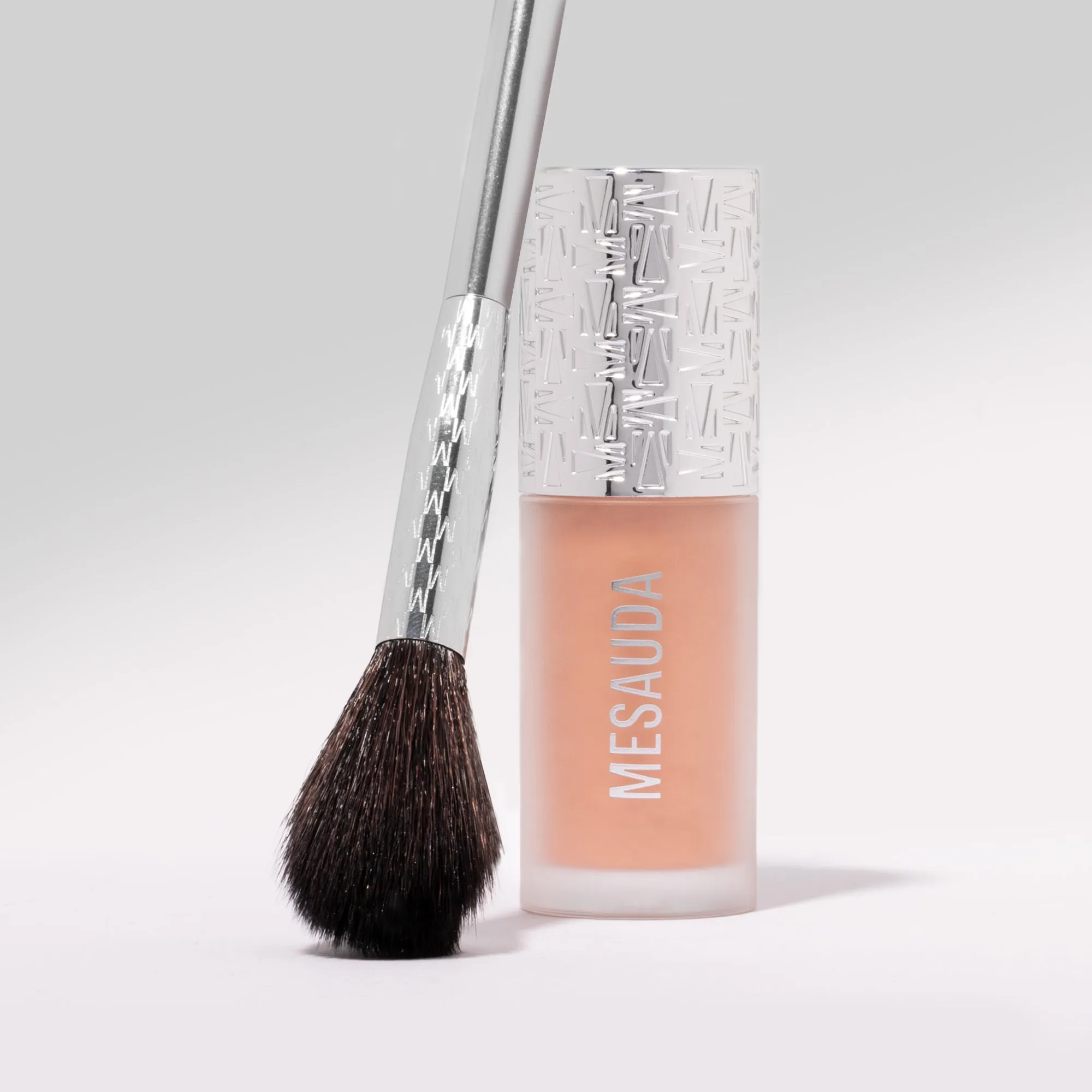FLUSH OF LIGHT™   TAPERED HIGHLIGHTER