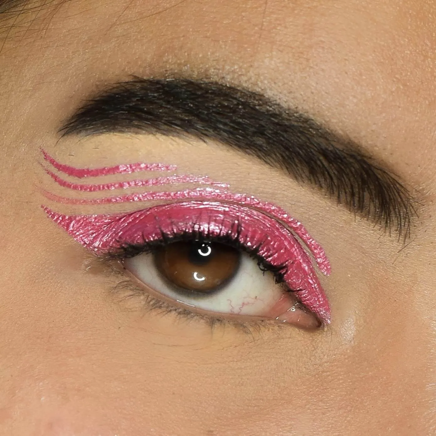 FRAME ME! METALLIC EYELINER