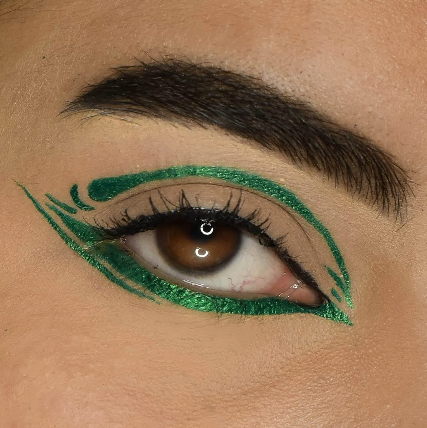 FRAME ME! METALLIC EYELINER