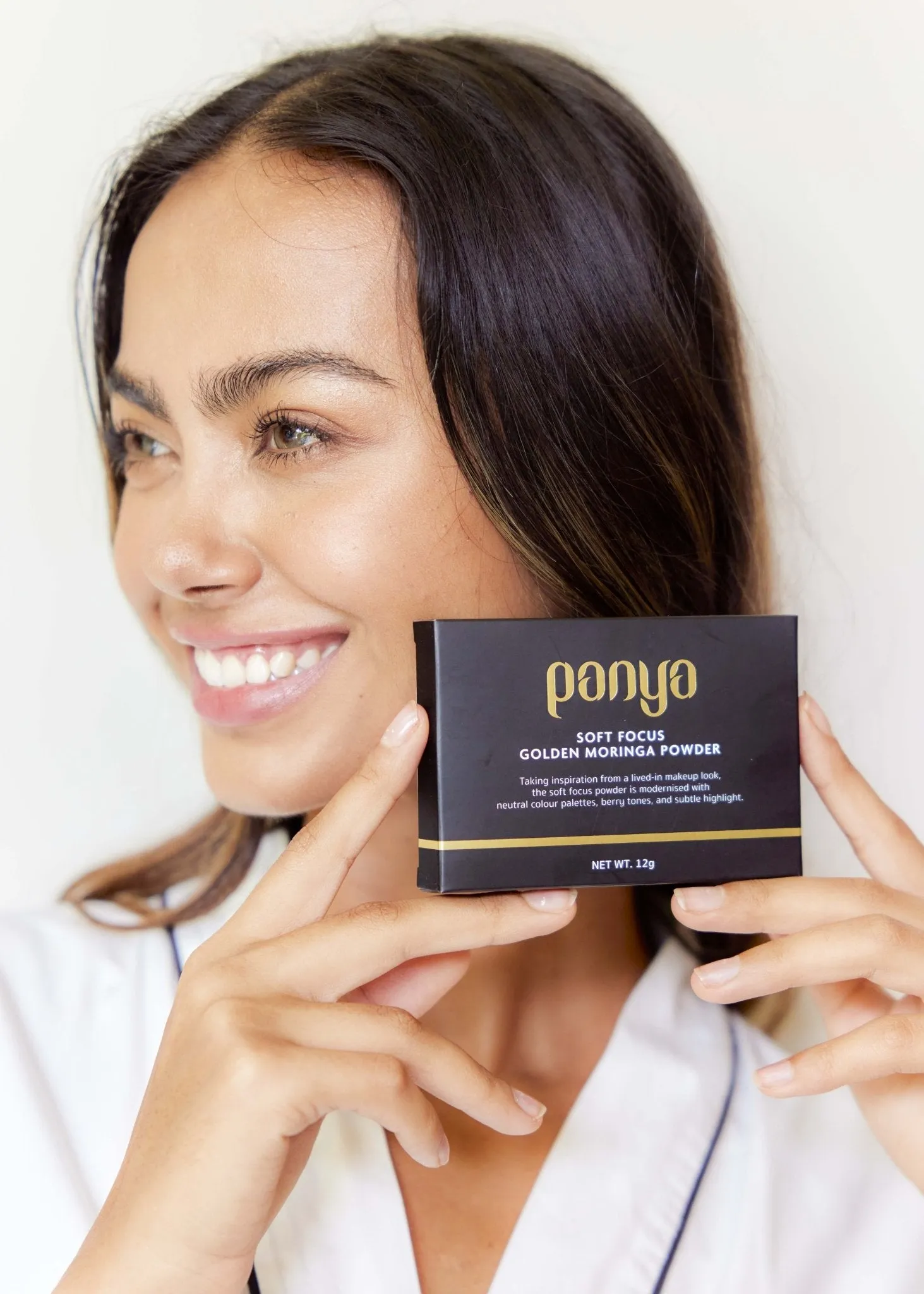 Golden Moringa Powder Foundation: A Flawless Canvas