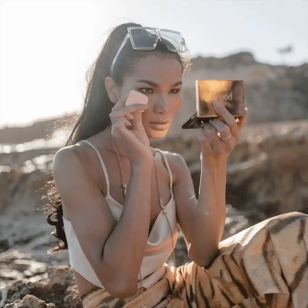 Golden Moringa Powder Foundation: A Flawless Canvas
