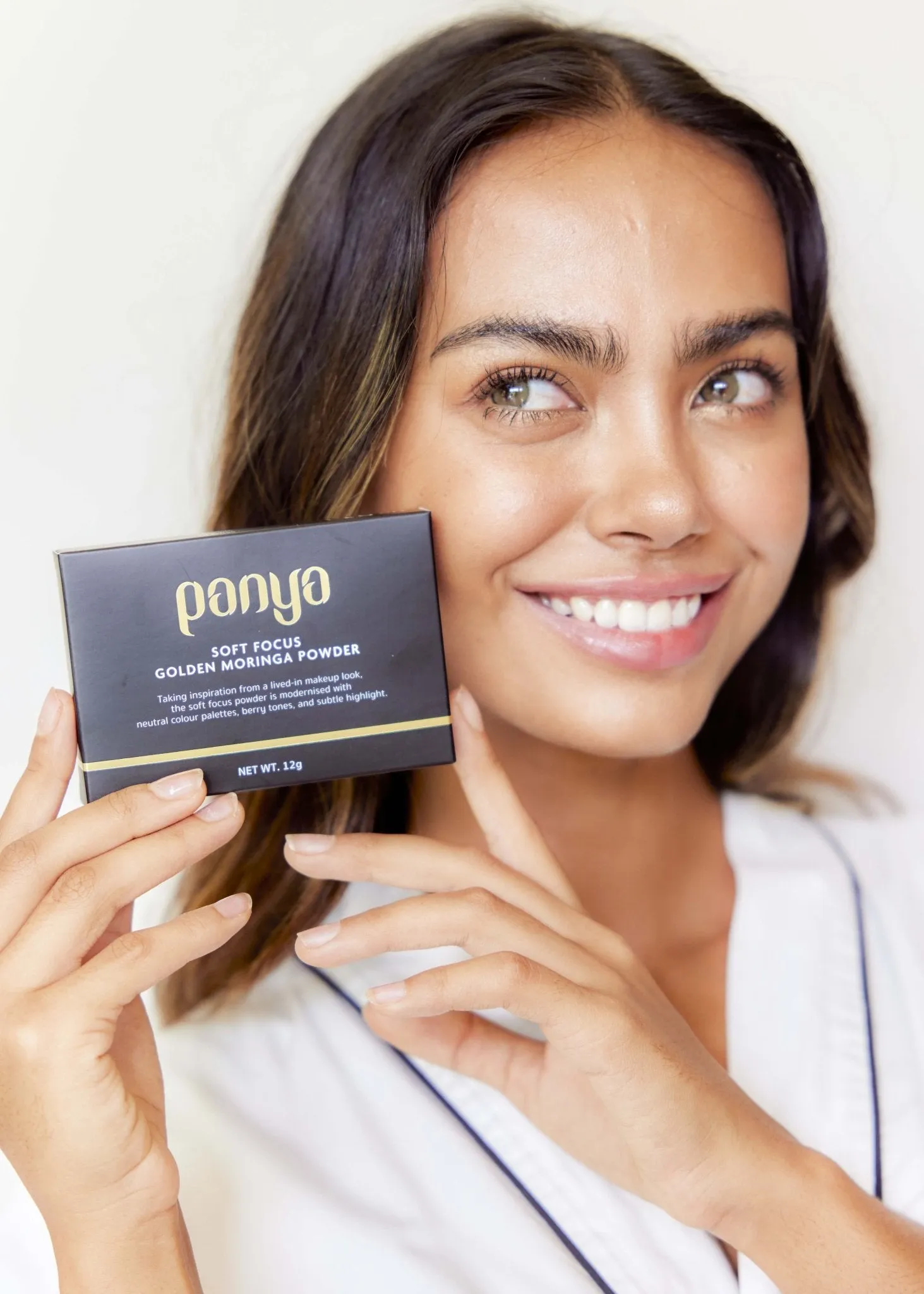 Golden Moringa Powder Foundation: A Flawless Canvas