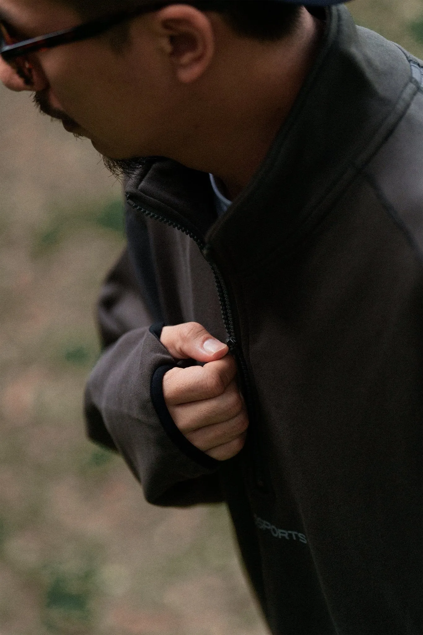 GROSPORTS NYLON PANEL HALF ZIP SWEATER/ CHARCOAL