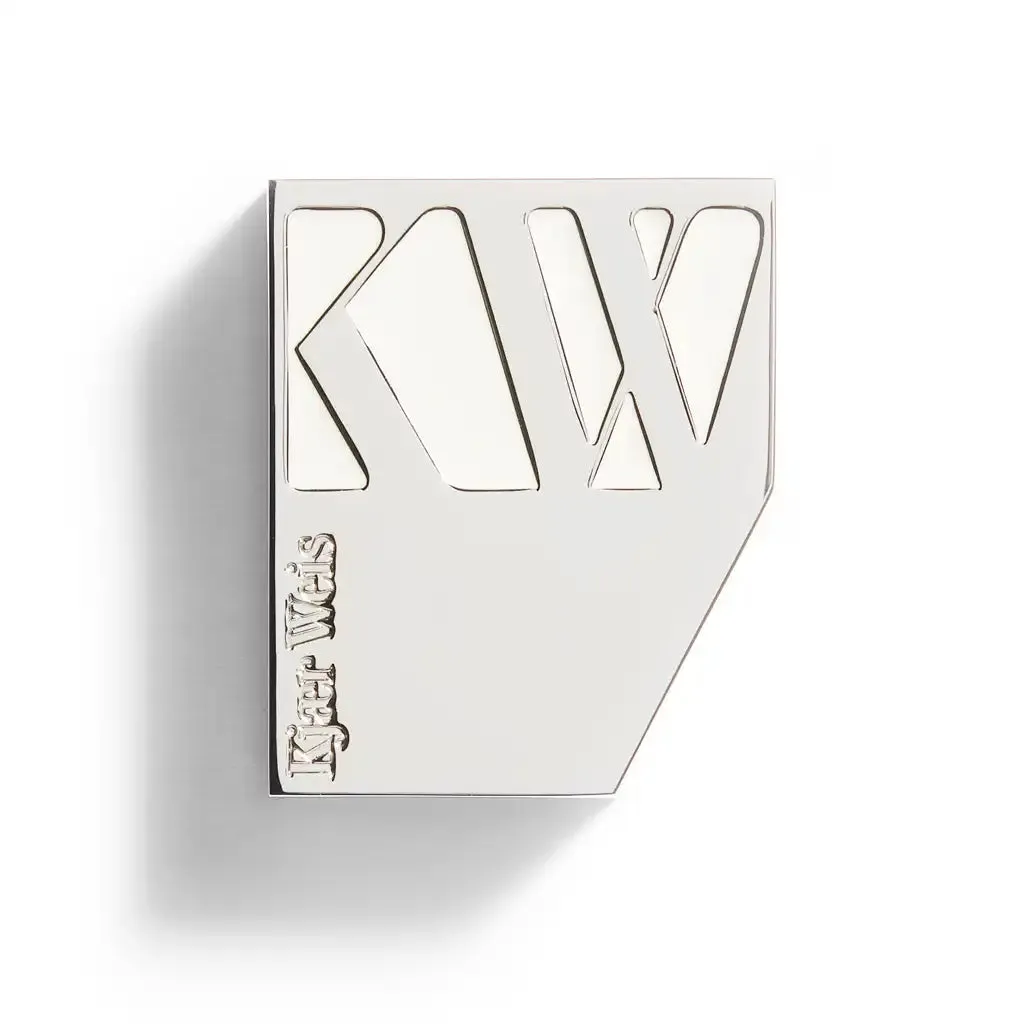 ICONIC EDITION COMPACTS