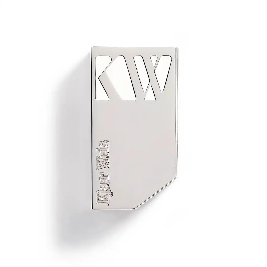 ICONIC EDITION COMPACTS