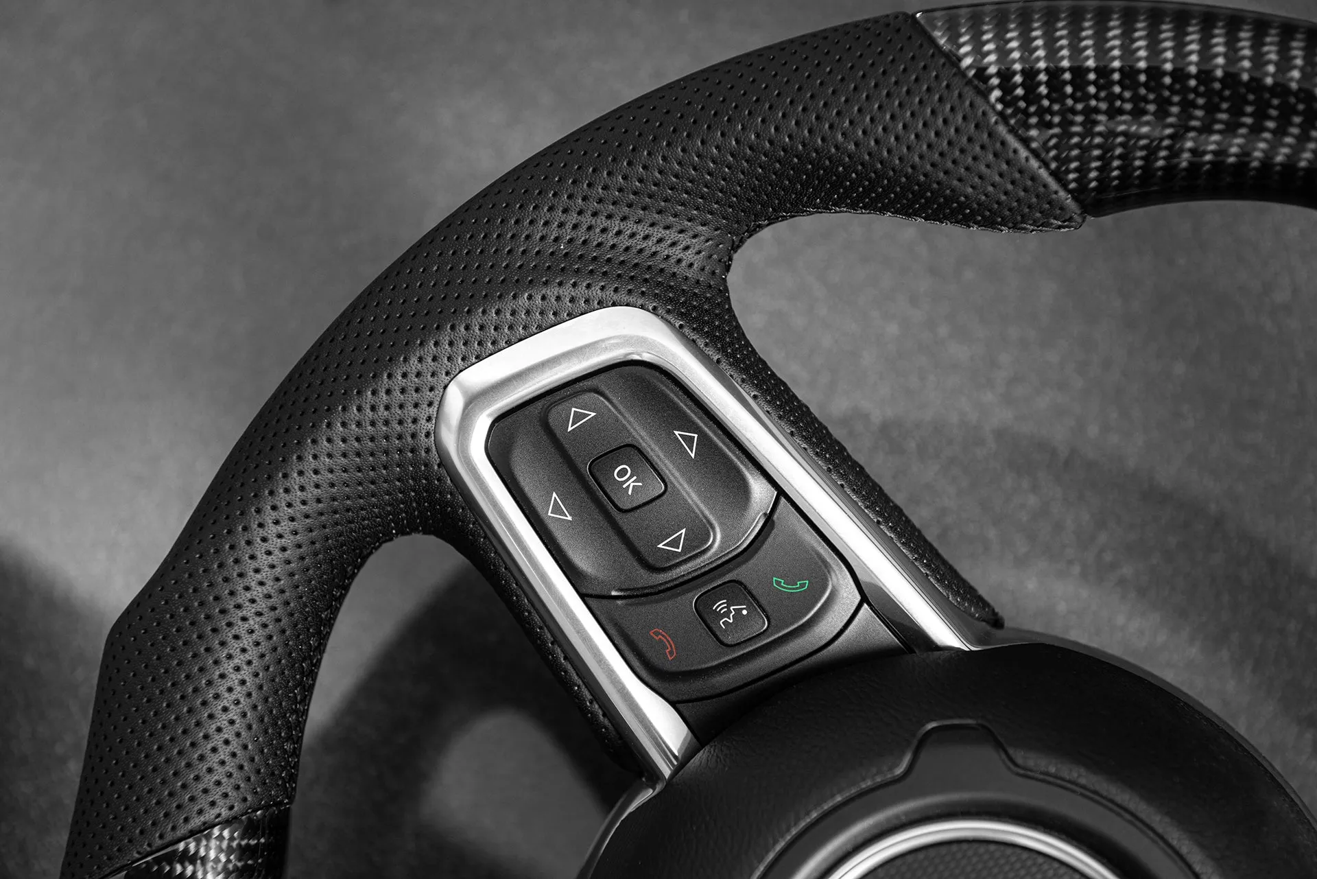 Jeep Wrangler JL (2018-Present) Carbon Sports Steering Wheel with Kahn Lettering