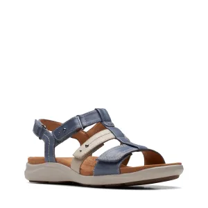 Kitly Step by Clarks