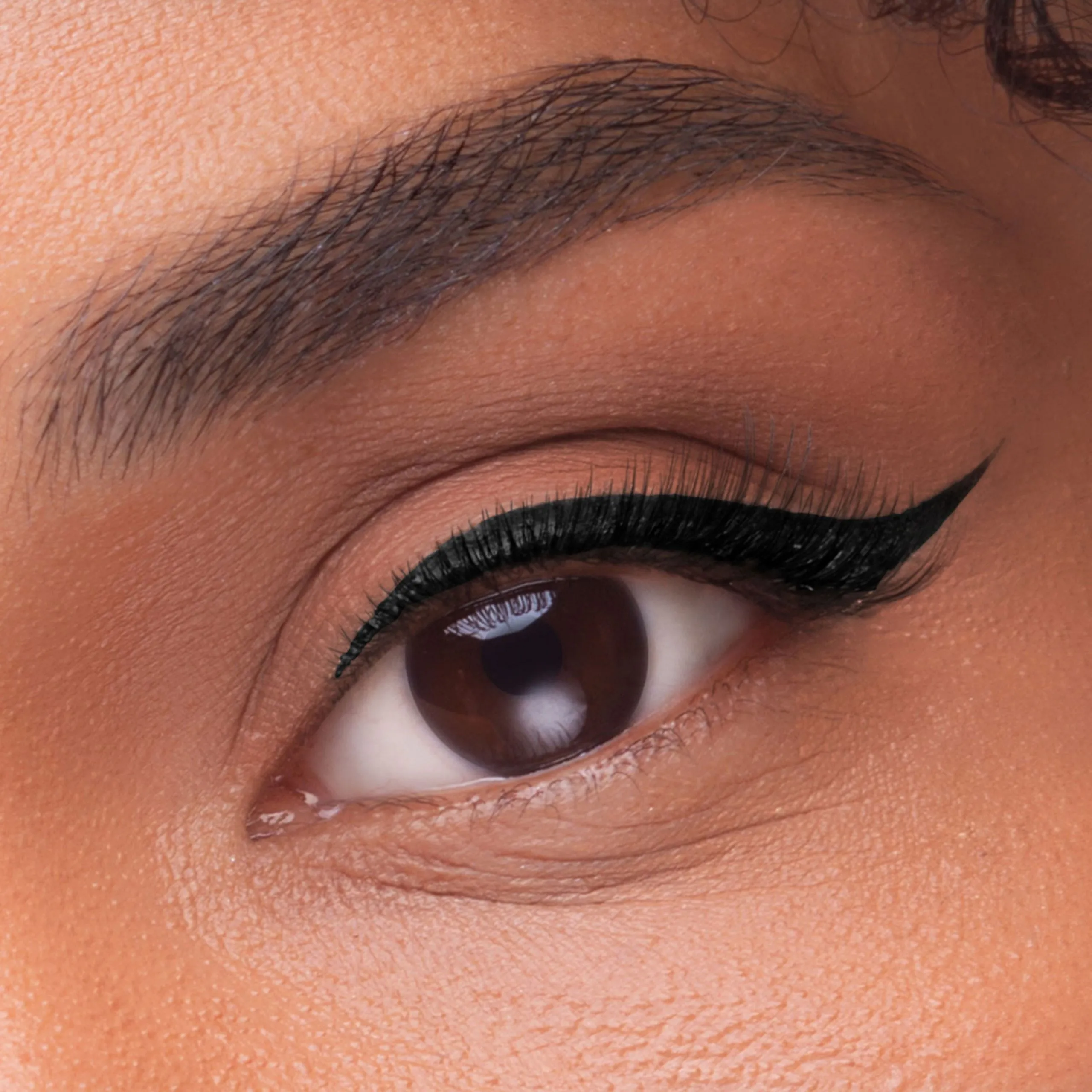 Liquid eyeliner for makeup