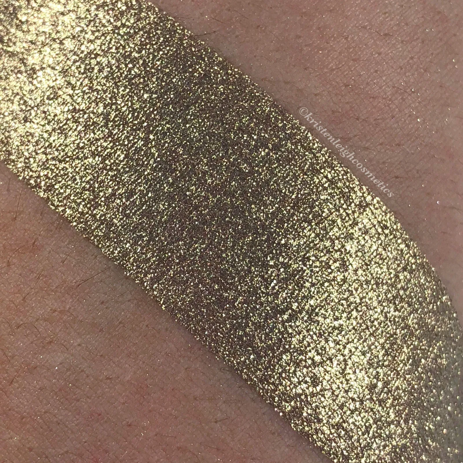 LUCKY - Eyeshadow/ Highlighter/ Eyeshadow Topper