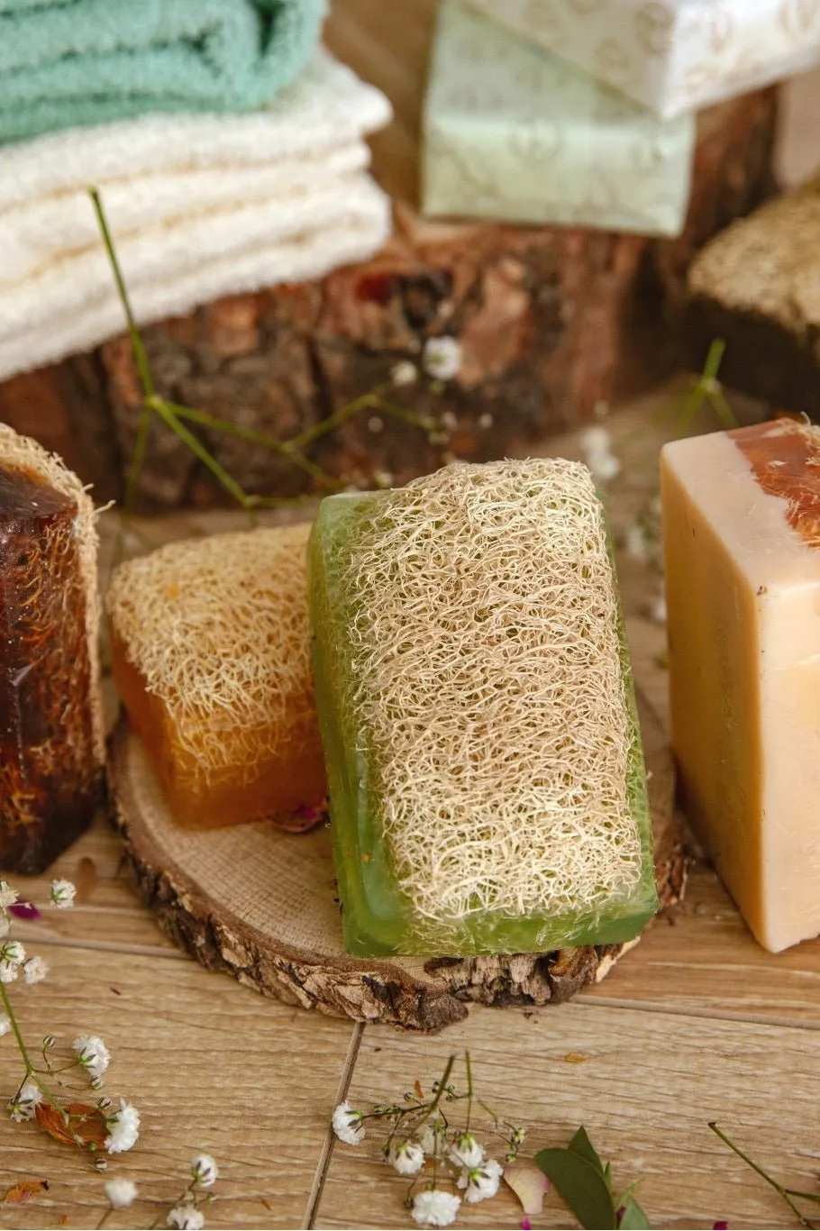 MØDA Aloe Vera Vegan Soap with Natural Loofah