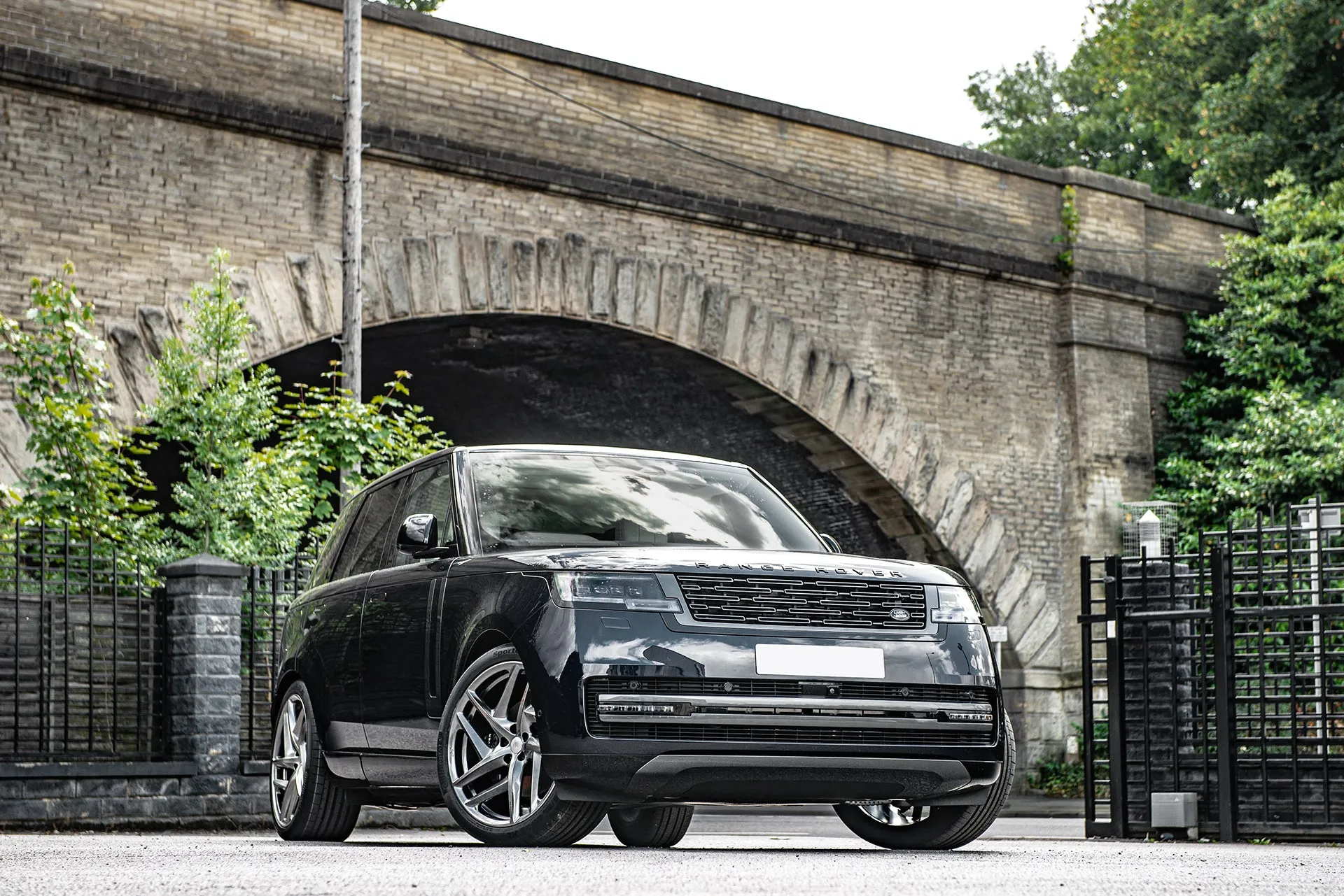 Range Rover 2022 - Glossy Blue Exterior