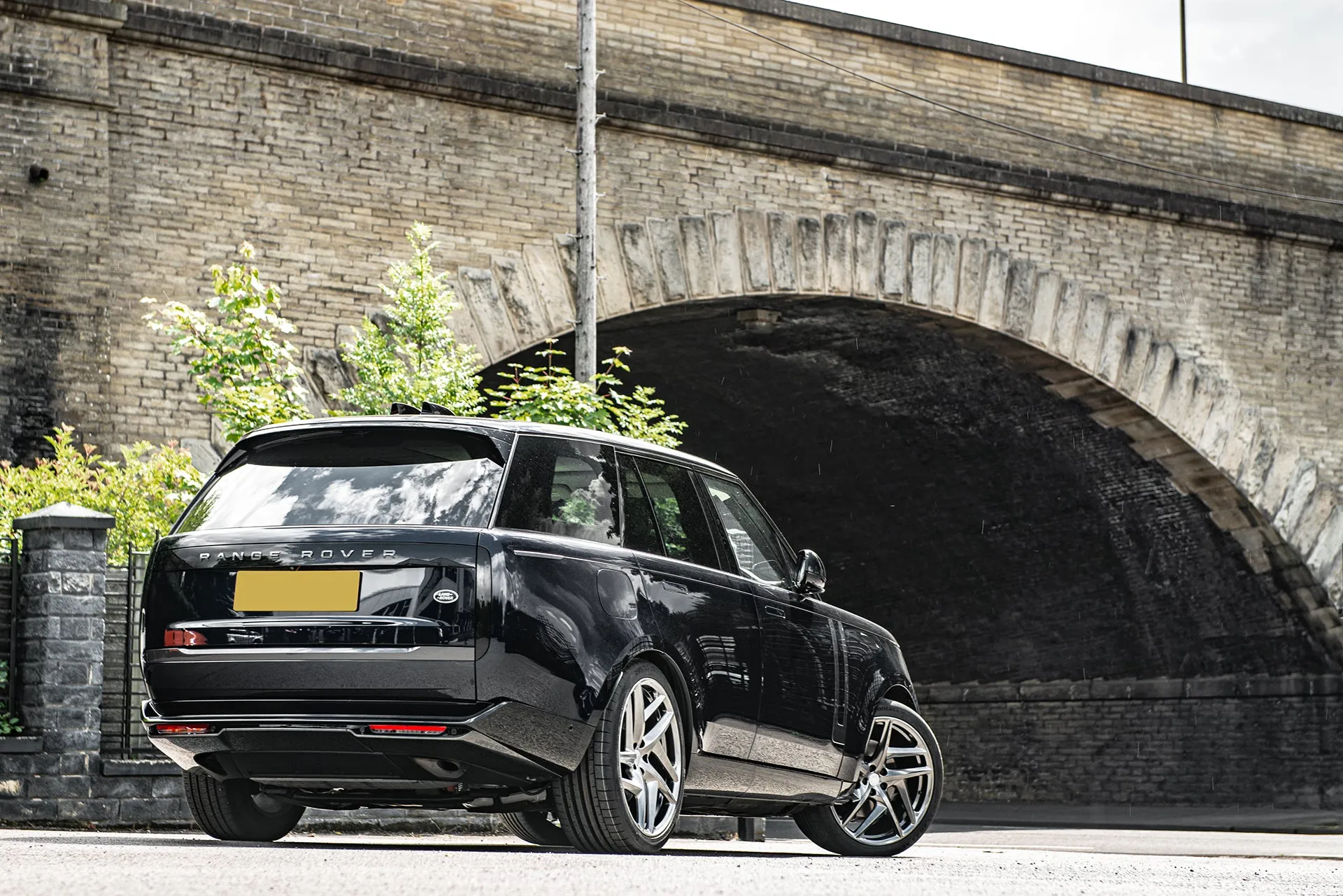 Range Rover 2022 - Glossy Blue Exterior