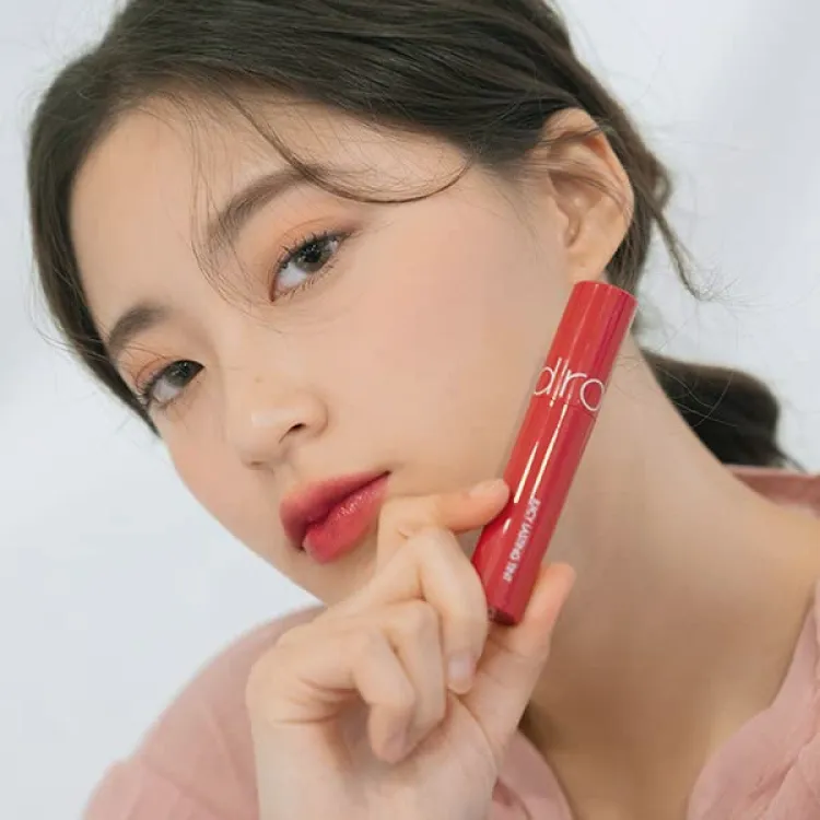 rom&nd Juicy Lasting Tint (26 colors); 0.20oz / 5.5g