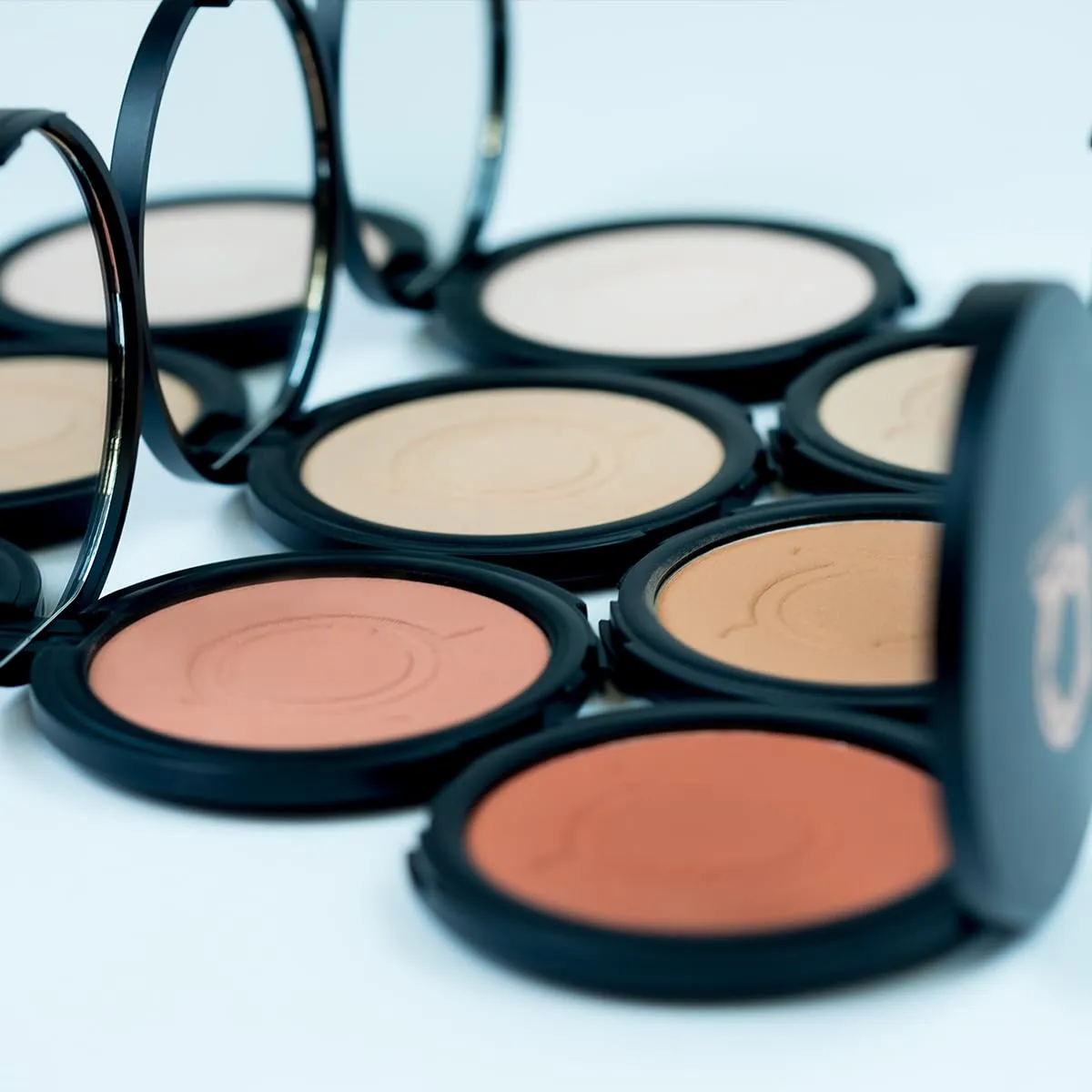 Roman Color Pressed Powder foundation compact Beauty Makeup face powder compact Powder foundation full coverage polvo compacto Longwear Medium Full Coverage (0.49 OZ) (1303-Kale)