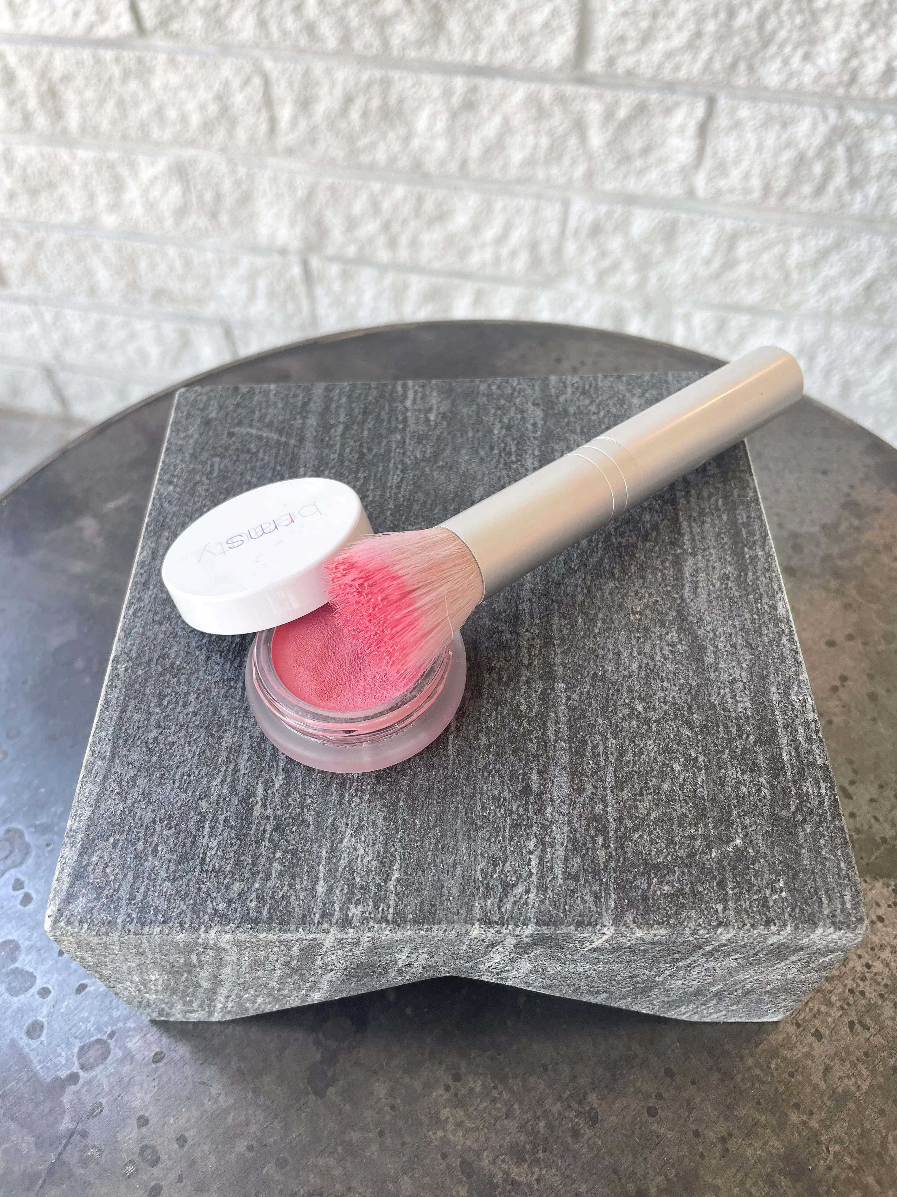 SKIN2SKIN BLUSH BRUSH