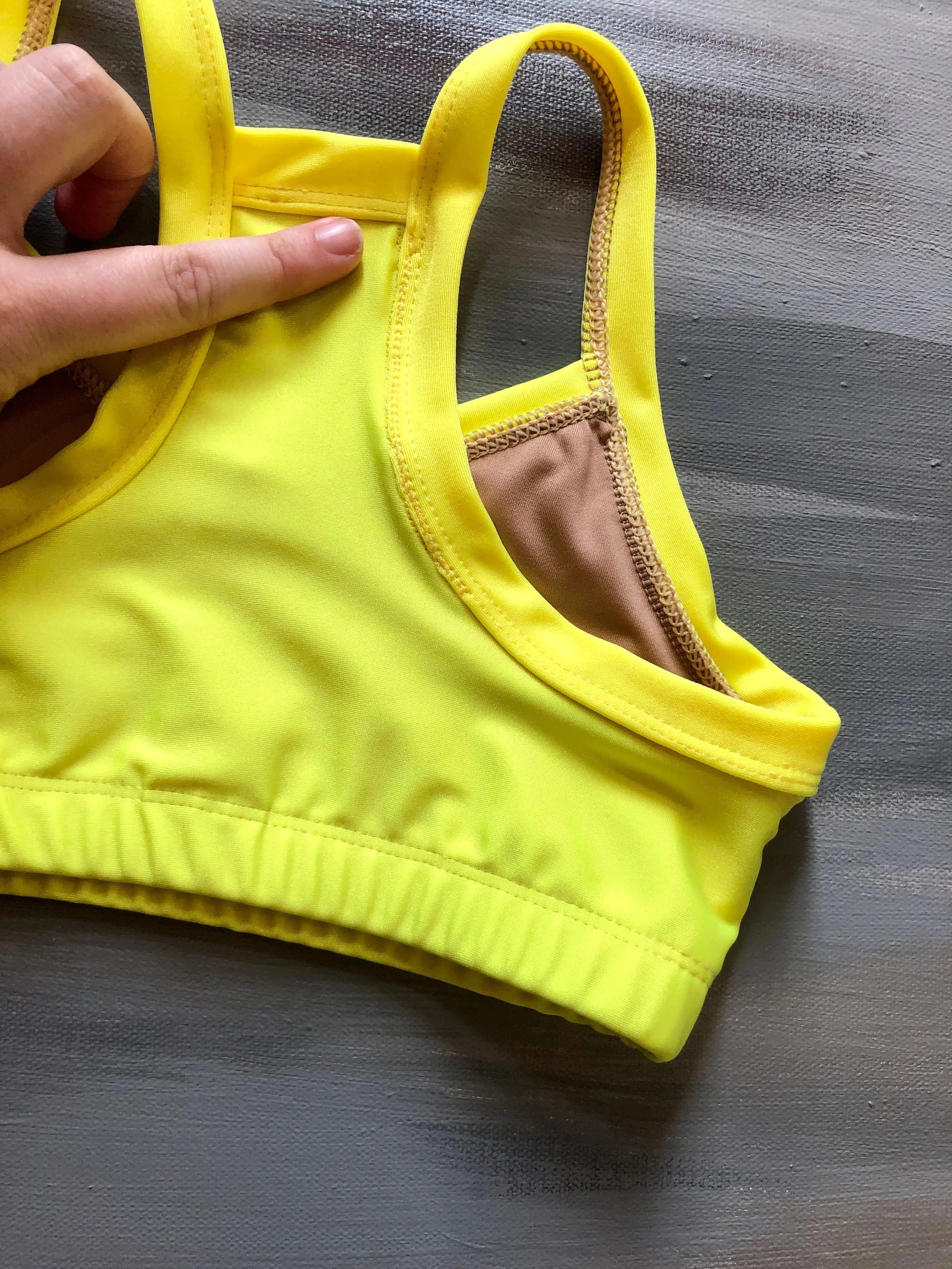 Slight cosmetic flaw, CI- Bright Yellow- Radiant Top