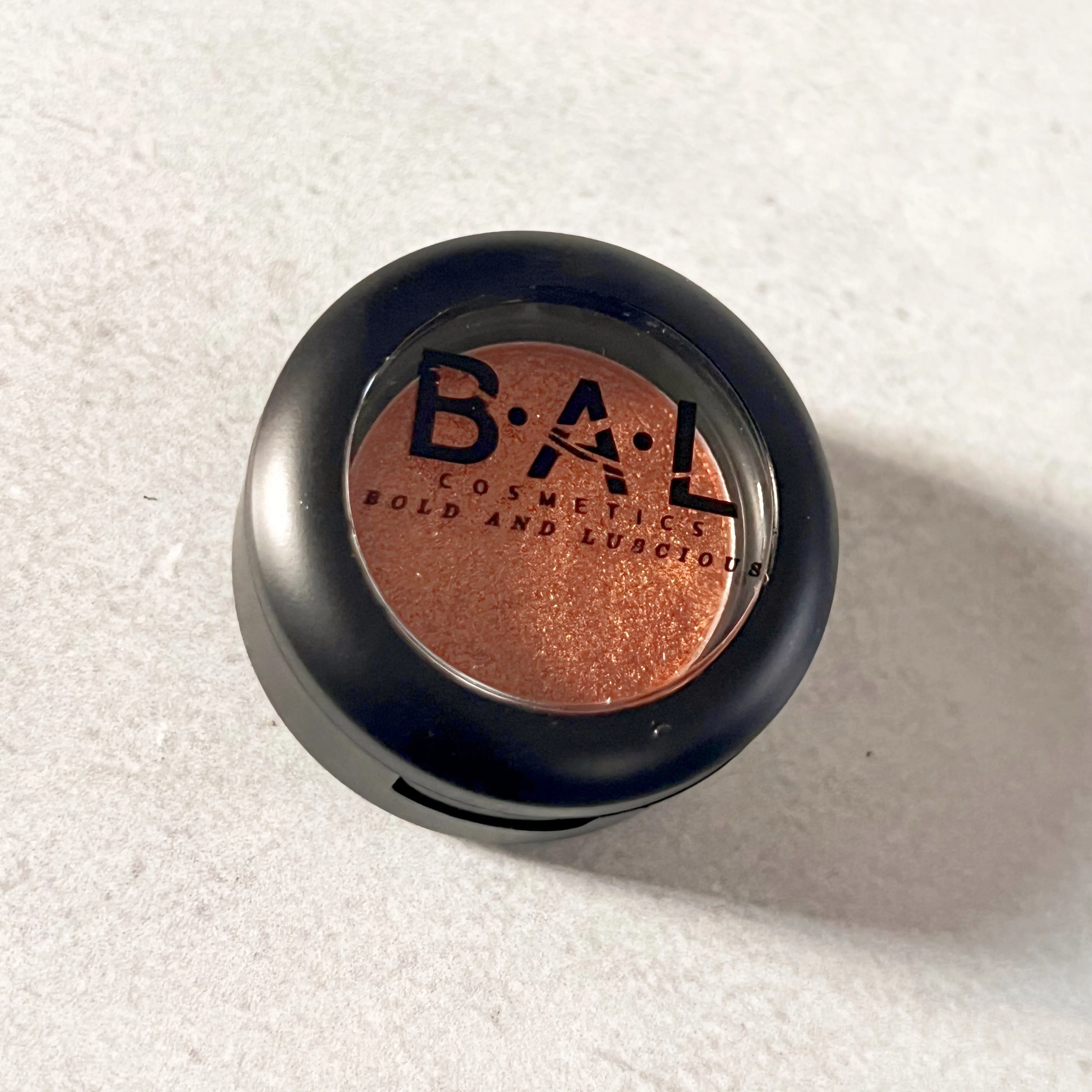 Superb Shimmer Single Shadow- "Honey Nut"