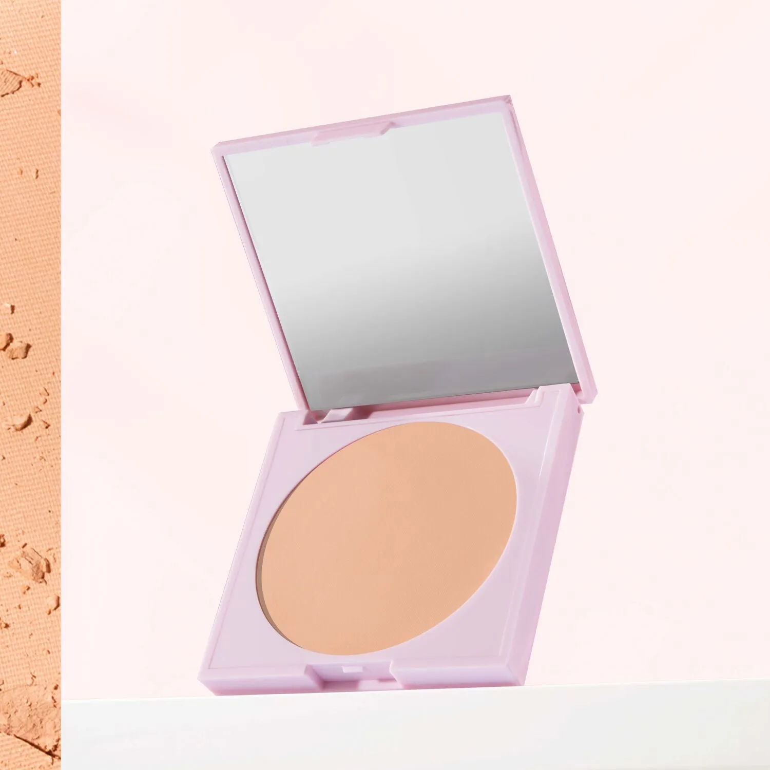 The Anti-Powder Tinted Finishing Brightener