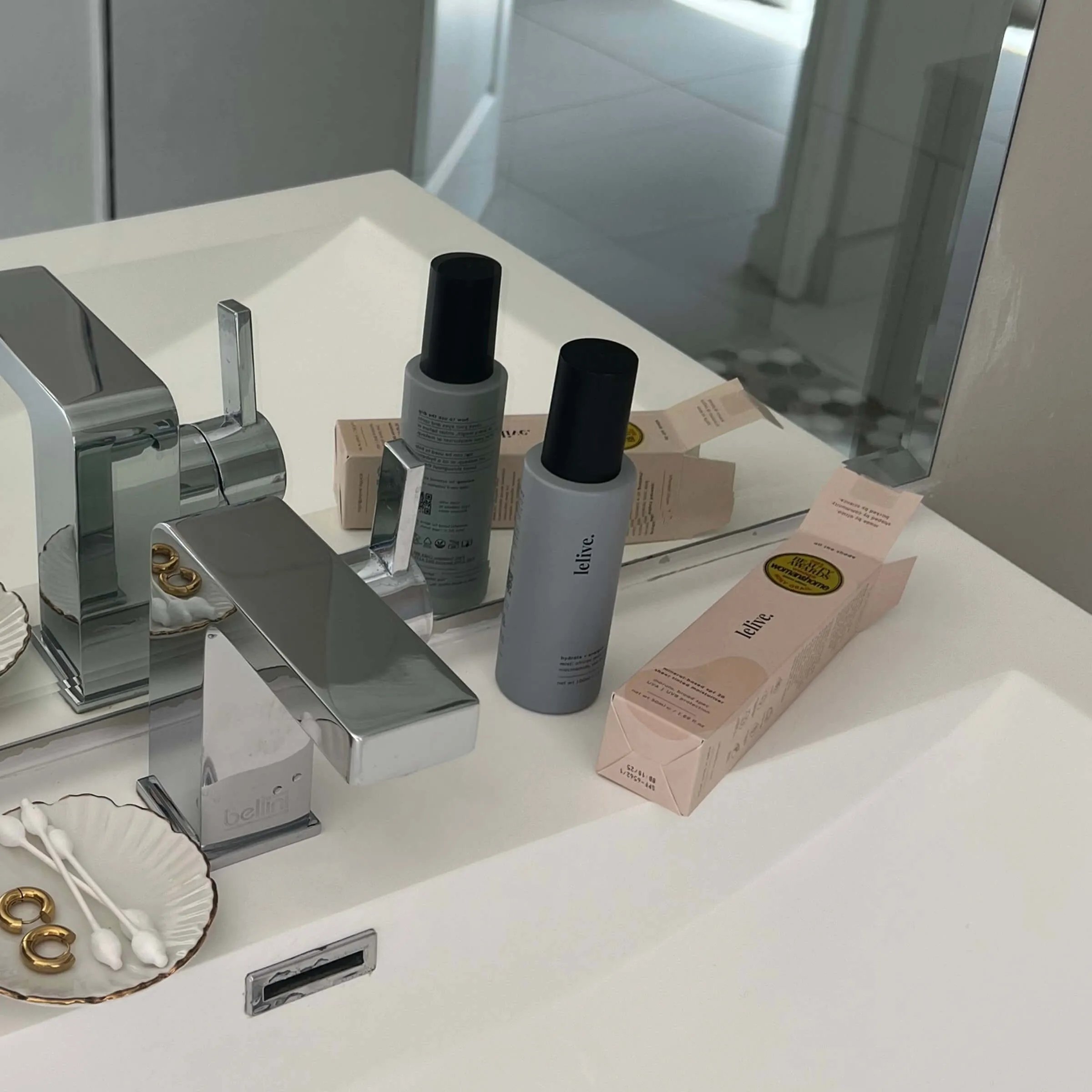 the drip | hydrate   glow setting mist