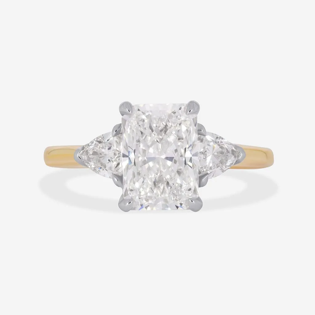VENTURA | Radiant 3-Stone Lab Diamond Set in 18ct Gold 2.45ct