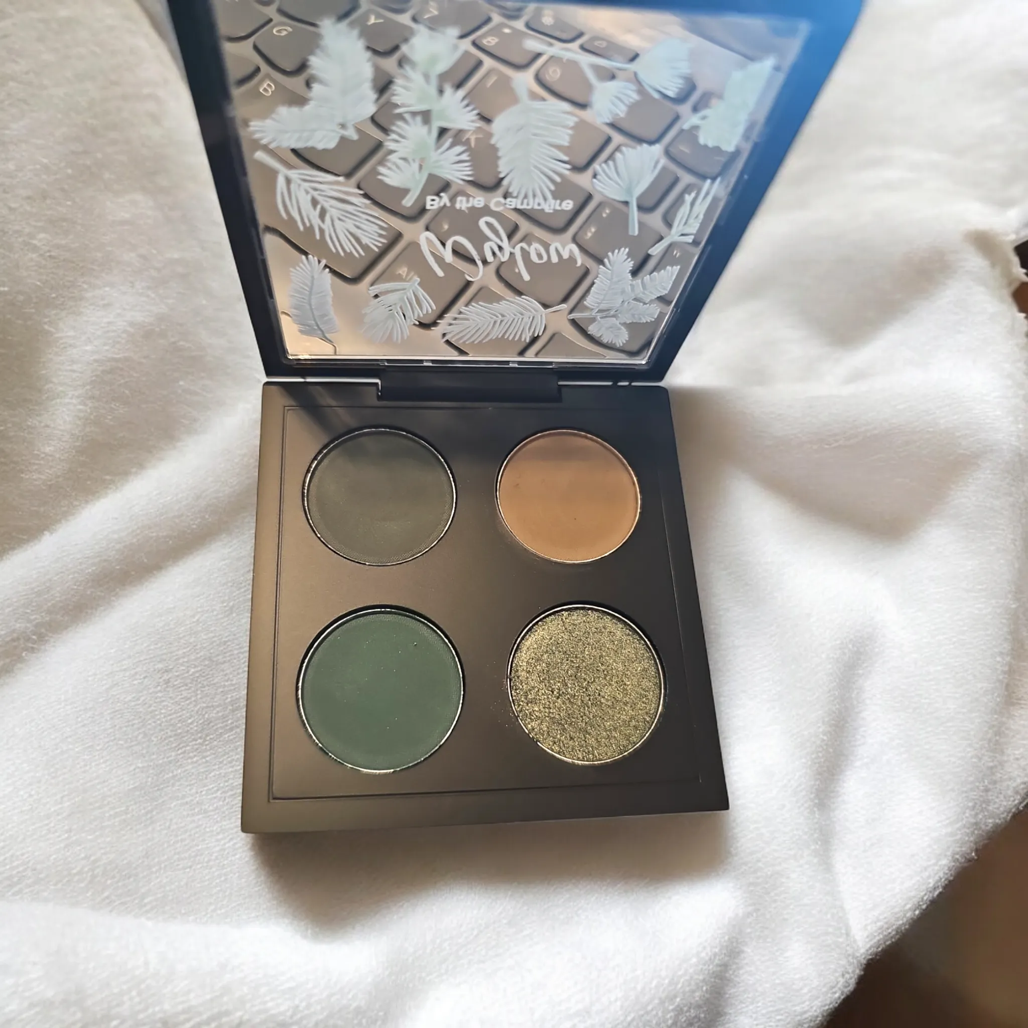 WYLOW EYE SHADOW QUADS (6 Options)