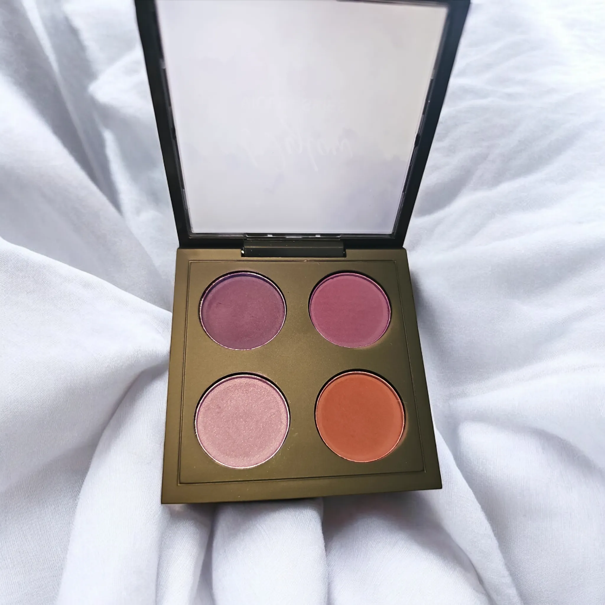 WYLOW EYE SHADOW QUADS (6 Options)
