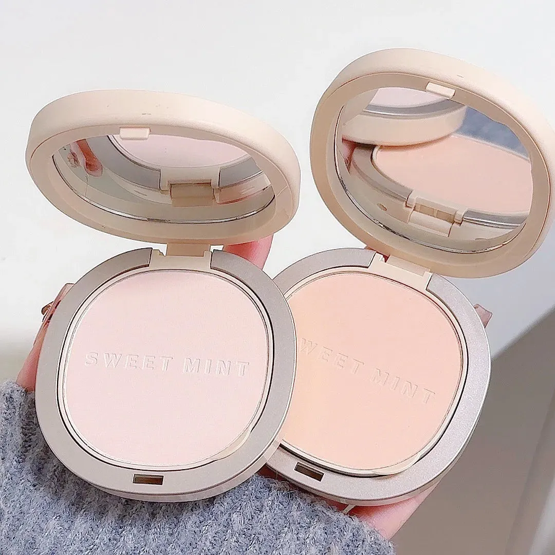 Yeknu Pressed Powder Transparent White Brighten Oil Control Waterproof Concealer Lasting Natural Face Makeup Setting Powder Cosmetic