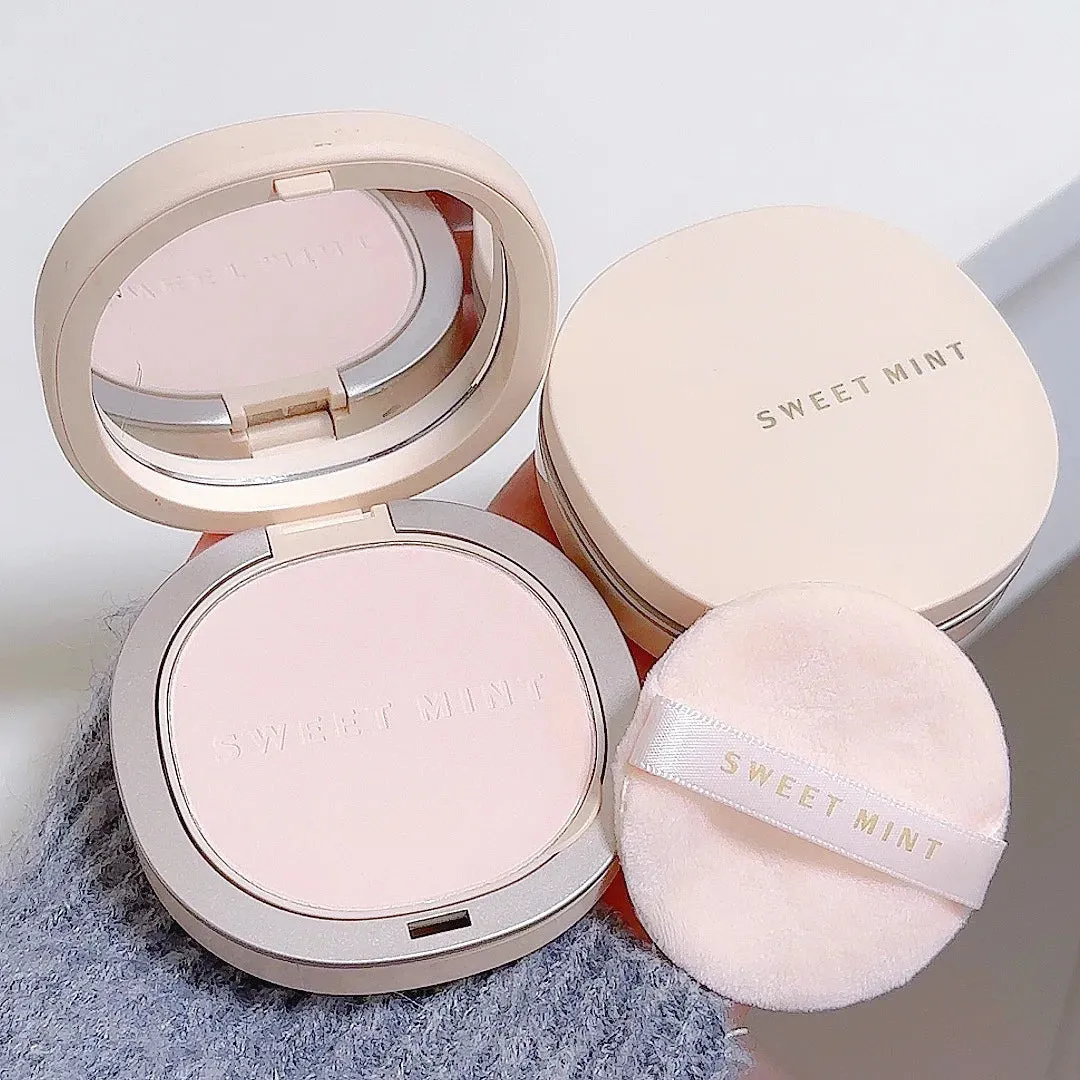 Yeknu Pressed Powder Transparent White Brighten Oil Control Waterproof Concealer Lasting Natural Face Makeup Setting Powder Cosmetic